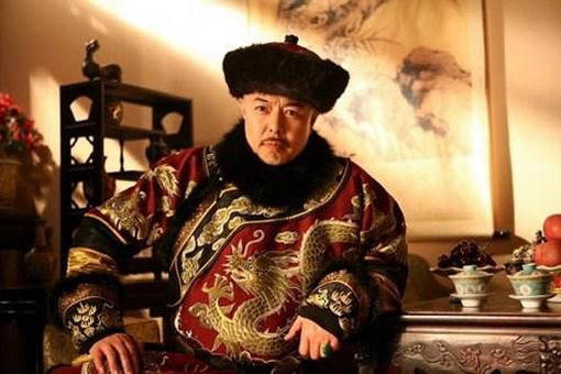 曾静是谁?雍正在的时候没人敢动他,为何乾隆一登基就立马把曾静给杀了?