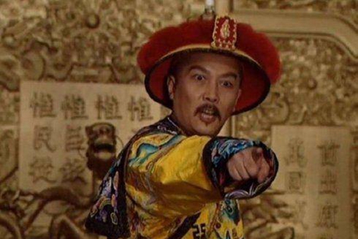 曾静是谁?雍正在的时候没人敢动他,为何乾隆一登基就立马把曾静给杀了?